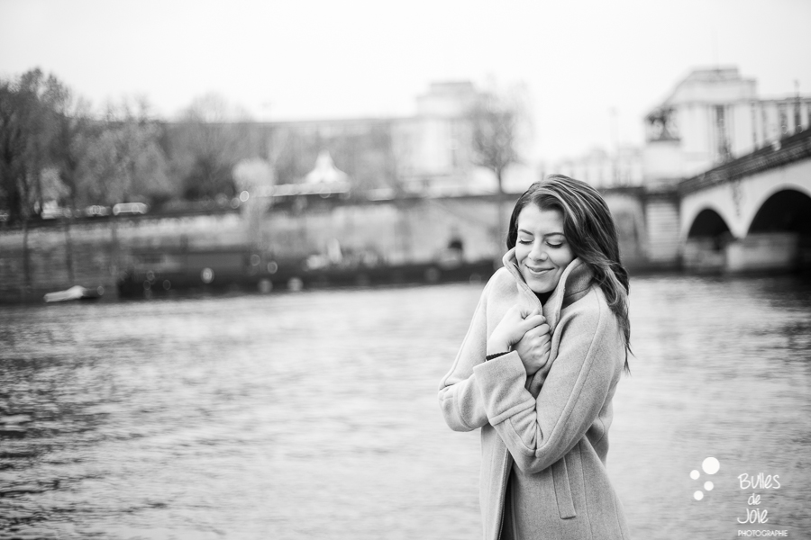 Portrait photography of an american woman in Paris | Glamorous portrait by Bulles de Joie photographer happy people, see more at http://www.bullesdejoie.net/2016/12/05/glamorous-portrait-paris/
