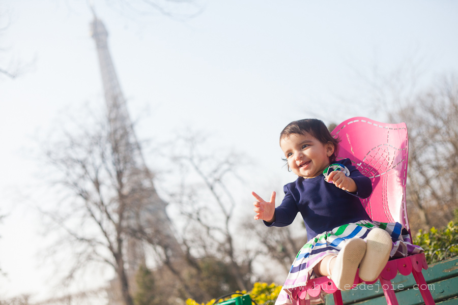 Photographer in Paris | Photo of a smiling little girl | Bulles de Joie