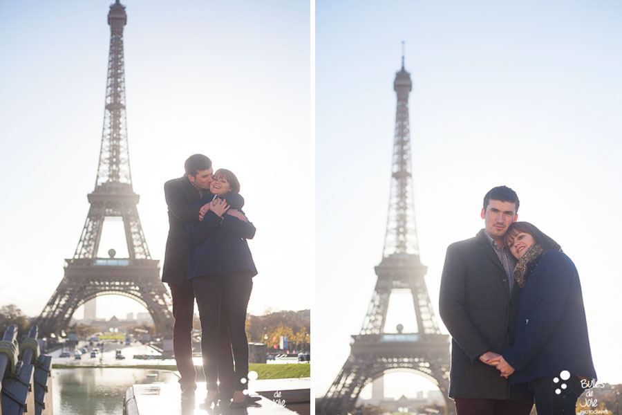 Romantic photo session of two lovers at the Eiffel Tower, Paris | Bulles de Joie Photographer, Paris photographer