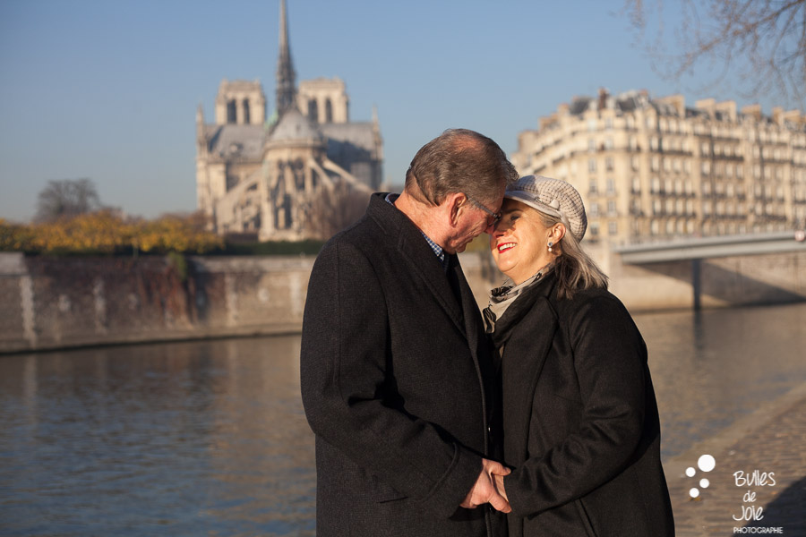 Paris photo session by Bulles de Joie: 40th wedding anniversary. See more at: https://www.bullesdejoie.net/2016/12/26/paris-photo-session-40th-anniversary/