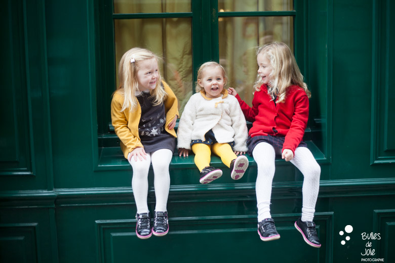 Paris Family photographer | family photoshoot in a cute tiny parisian street