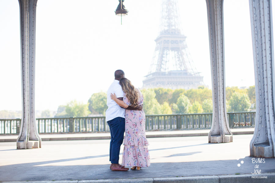Surprise proposal Bir Hakeim, Eiffel Tower by the Paris Engagement Photographer, Bulles de Joie