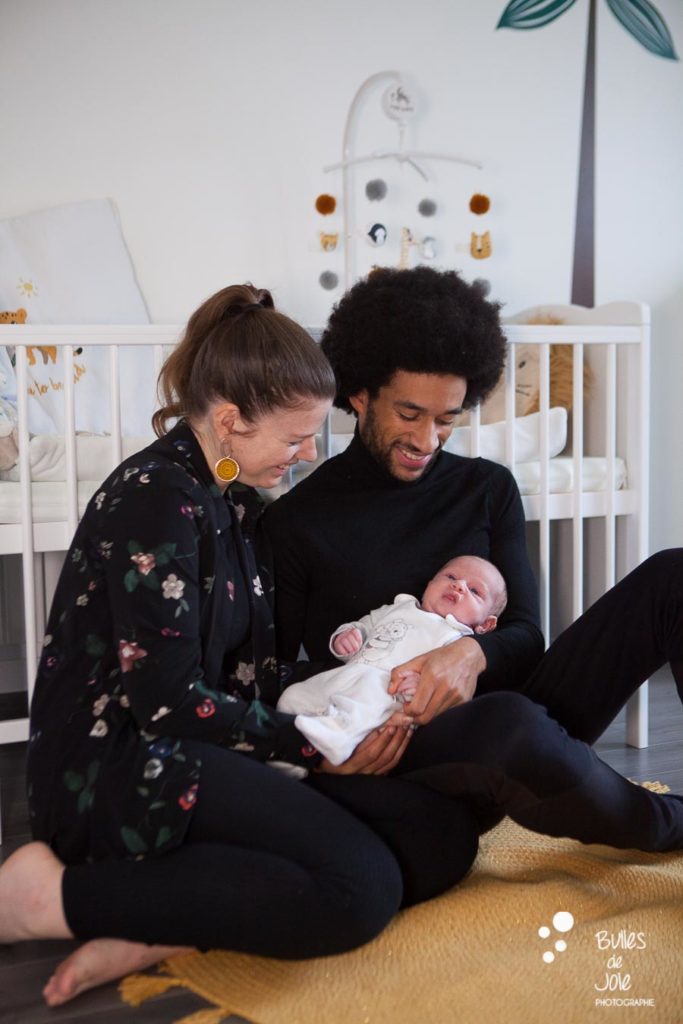 Séance photo nouveau-né à domicile St Germain en Laye - Bulles de Joie Photographe Famille 