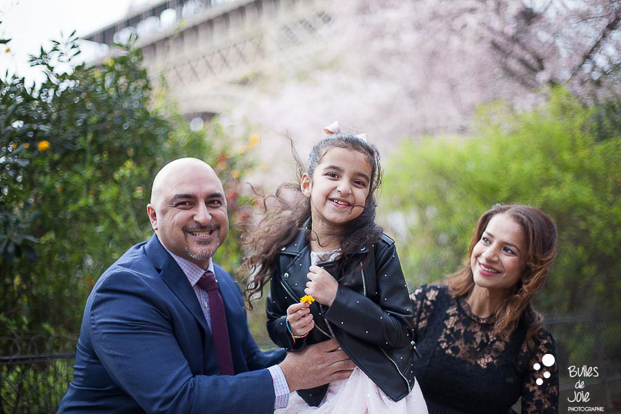 Spring family photo session in Paris, France