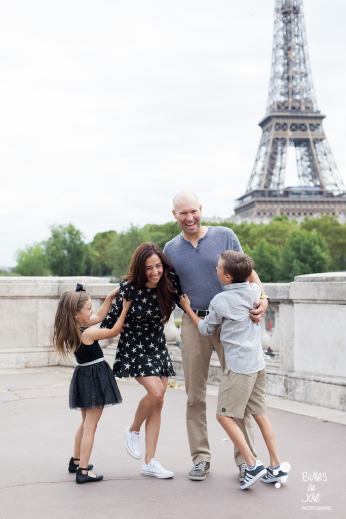 Candid family photoshoot in Paris, France - Bulles de Joie, Paris family photographer