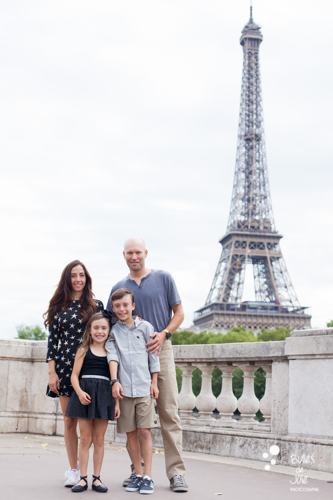 Family photoshoot in Paris, France - Bulles de Joie, Paris family photographer