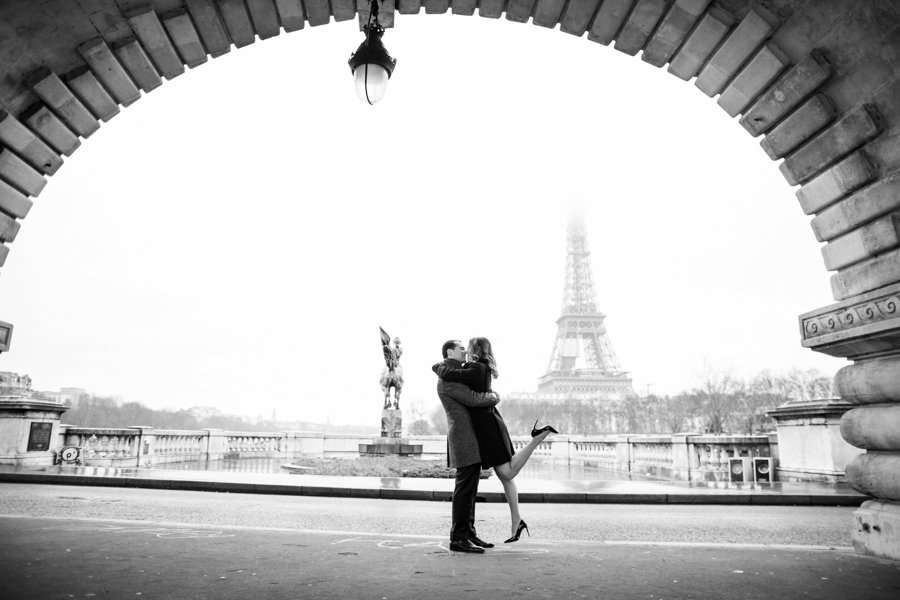 Winter engagement photo session in Paris