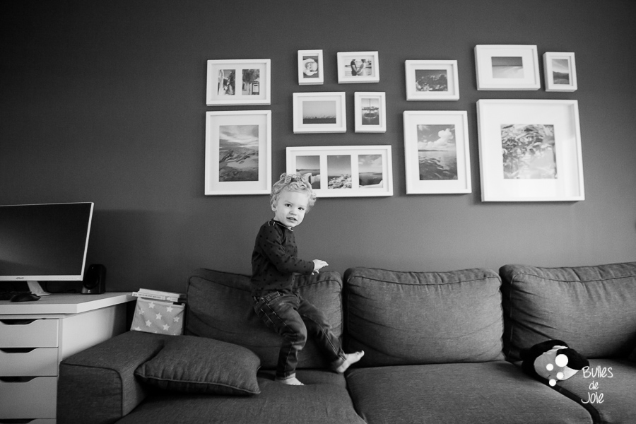 Paris lifestyle indoor family photoshoot 