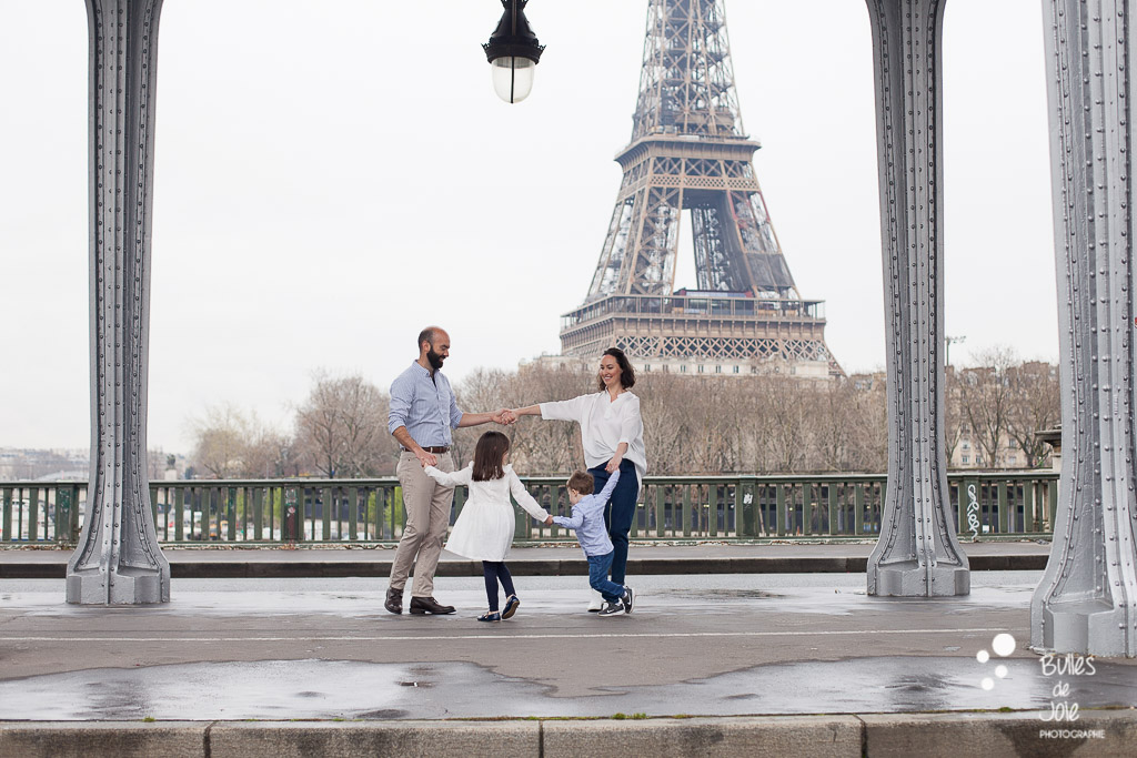 Paris Family Photoshoot at Bir Hakeim Bridge (Eiffel Tower)