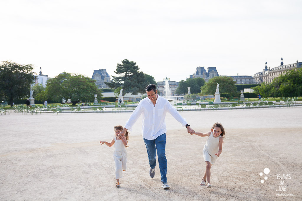Dad and his daughters - Paris family photos, France