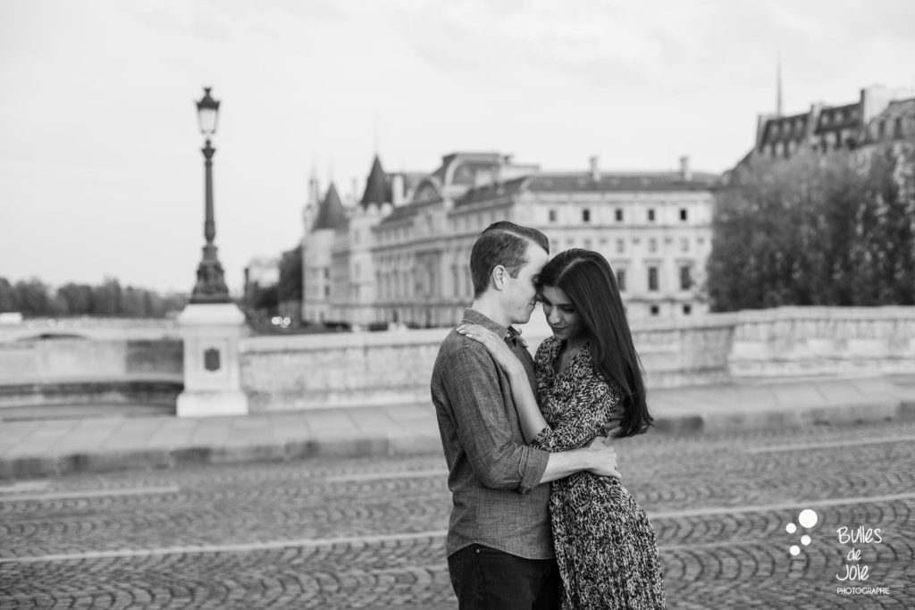 Paris romantic engagement photoshoot 