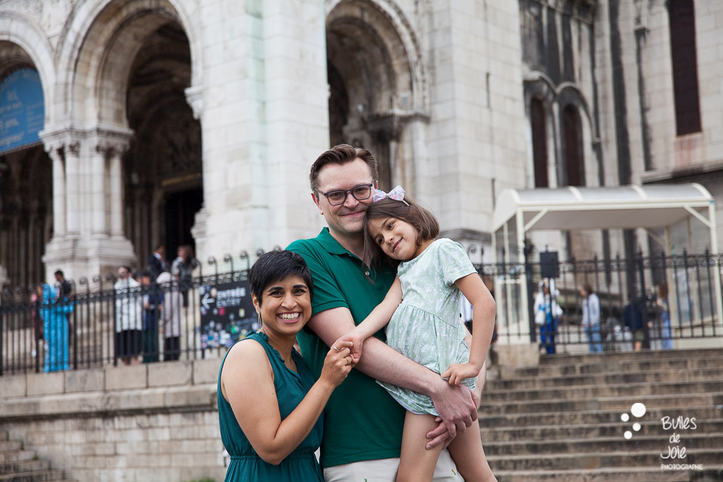 Family photoshoot in Montmartre at the Sacre Coeur