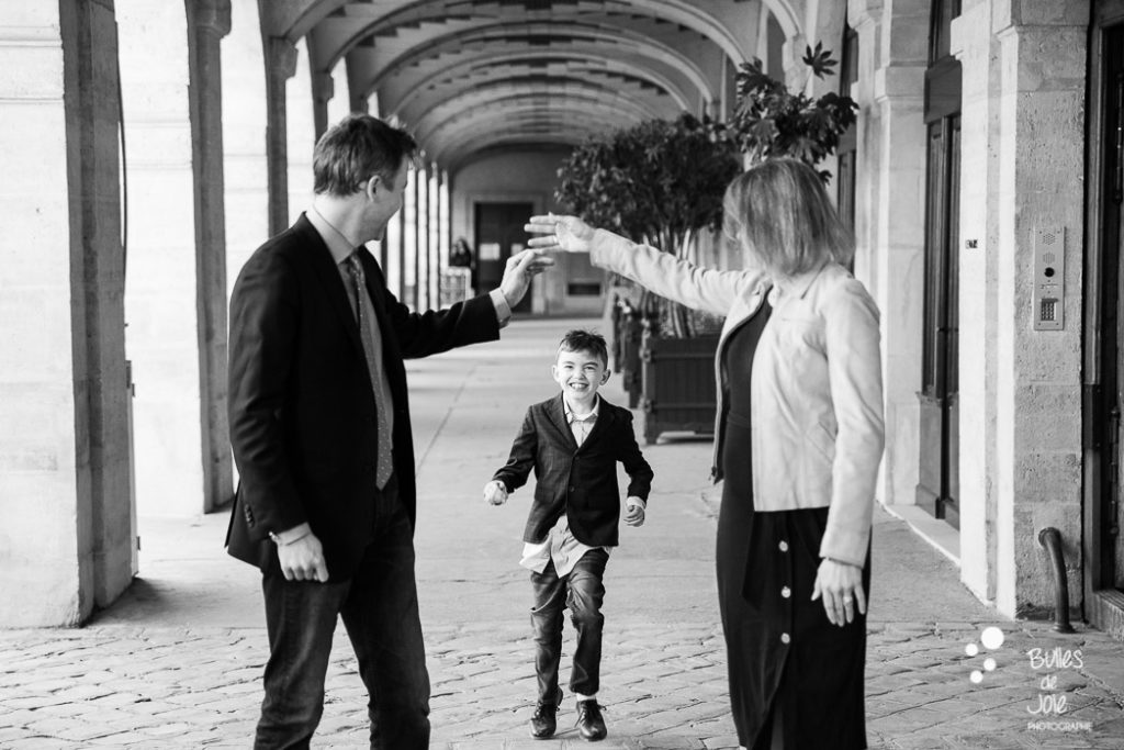 Candid family photos in Paris, France