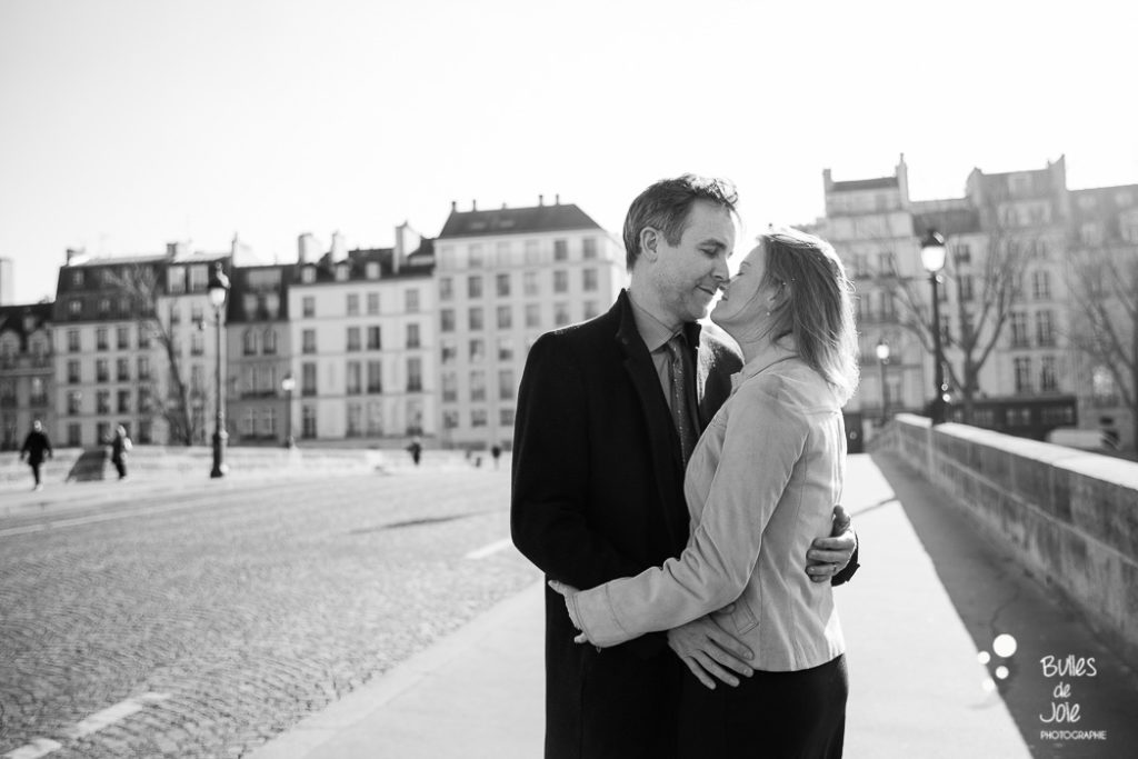 Love session in Paris - romantic photo 